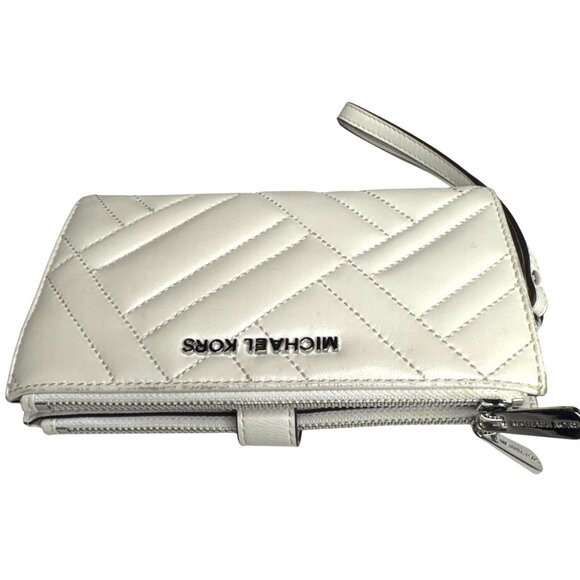 Michael Kors Quilted White Leather Wristlet Wallet - Picture 4 of 16
